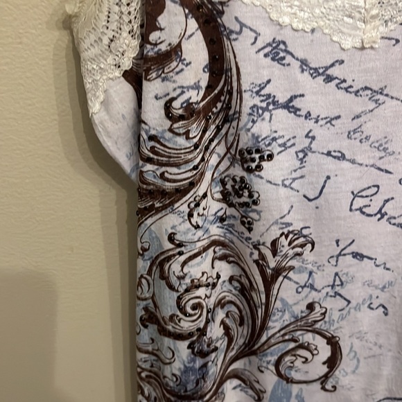 Maurice’s tank top - Picture 2 of 4